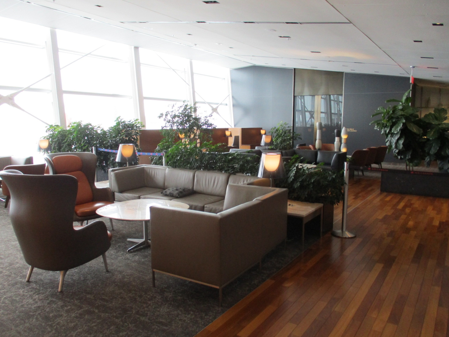 エア・カナダラウンジ紹介 たびねこ亭へようこそ